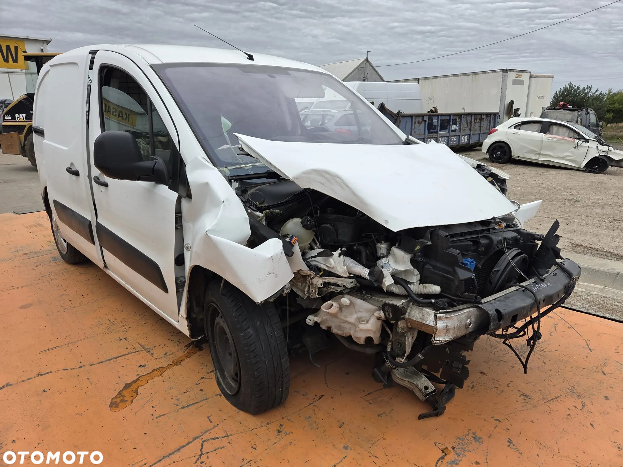 Peugeot PARTNER III Furgon 2008/04- Silnik 1.6 HDi 16V 9HX DV6AUTED4 90KM/66kW EWPA na części drzwi lusterko - 3