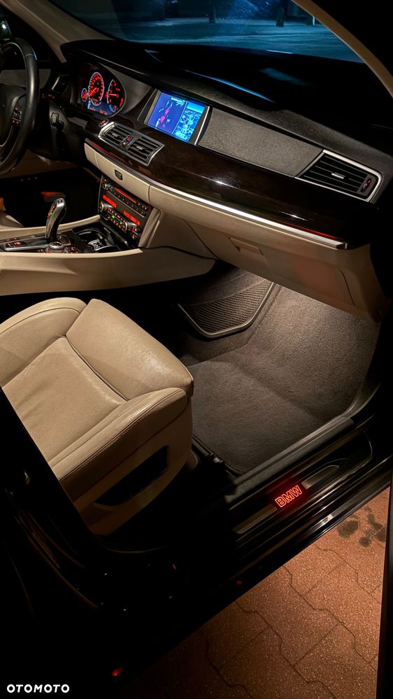 BMW 5GT 530d xDrive - 13