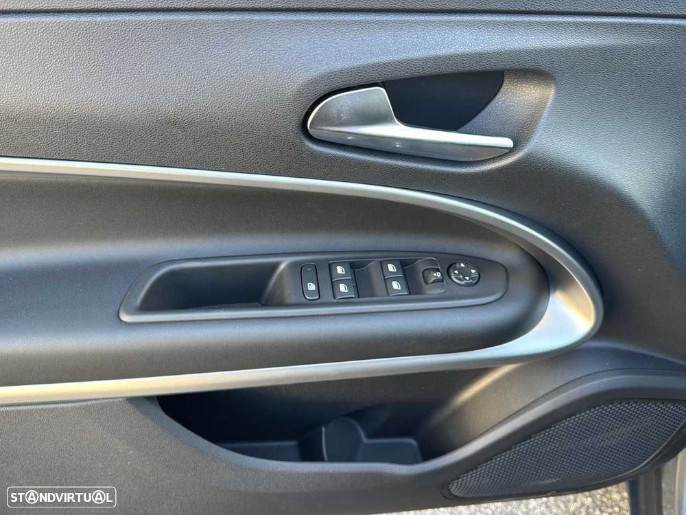 Jeep Avenger 1.2 e-Hybrid Summit DCT - 12