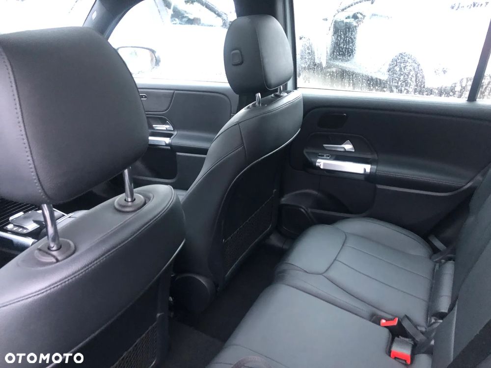 Mercedes-Benz EQB 250 66.5kWh AMG - 8