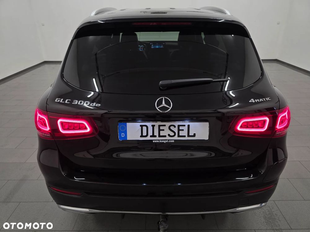 Mercedes-Benz GLC 300 de 4Matic 9G-TRONIC AMG Line Plus - 37