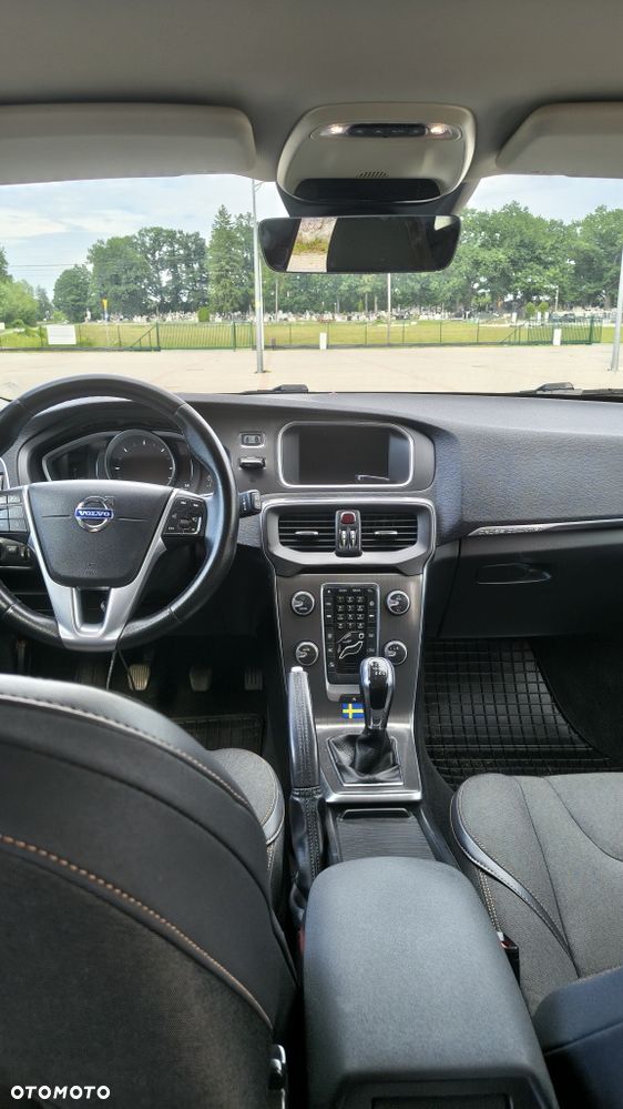Volvo V40 Cross Country - 8