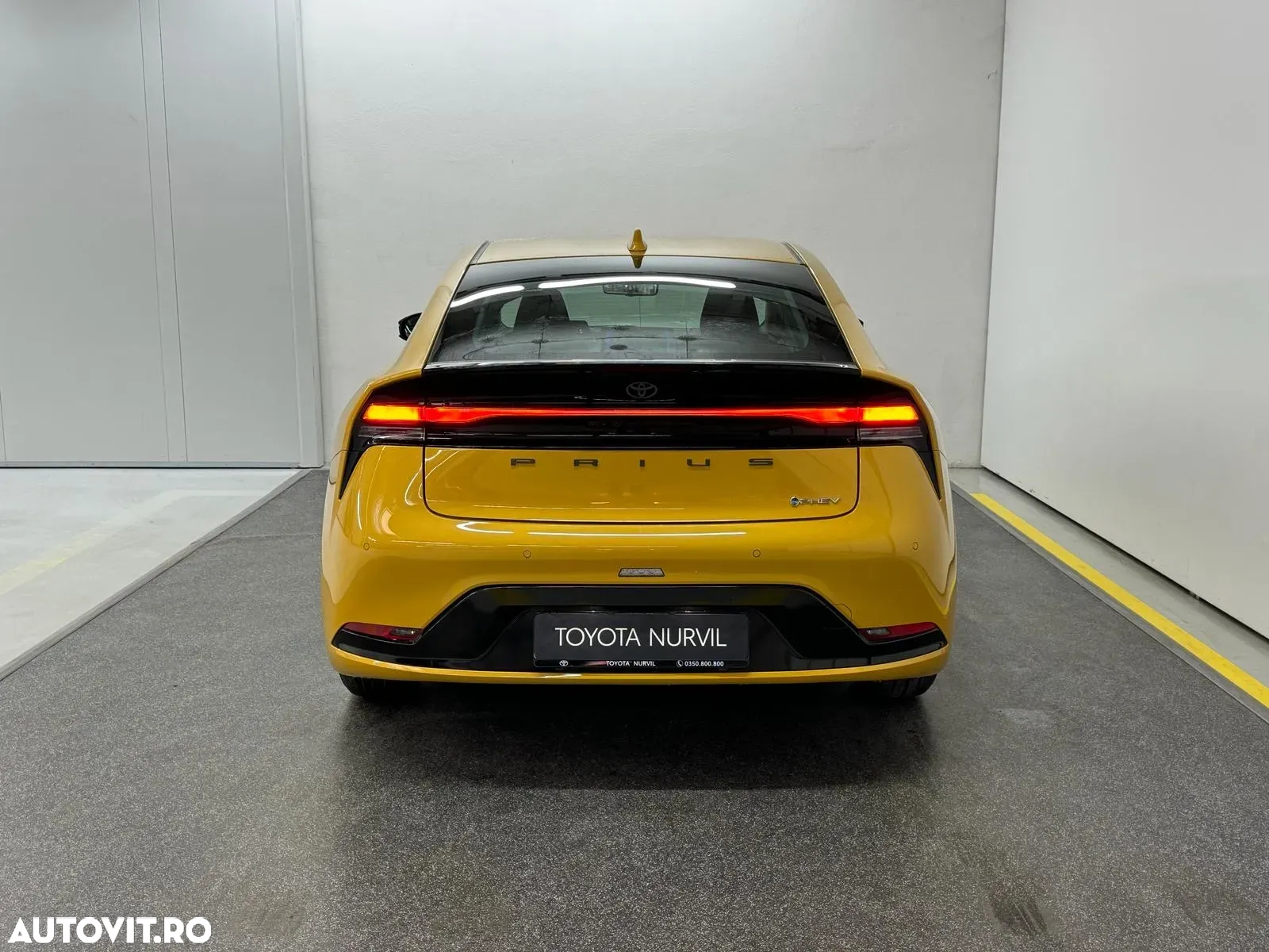 Toyota Prius 2.0 FWD PHEV Dynamic - 5