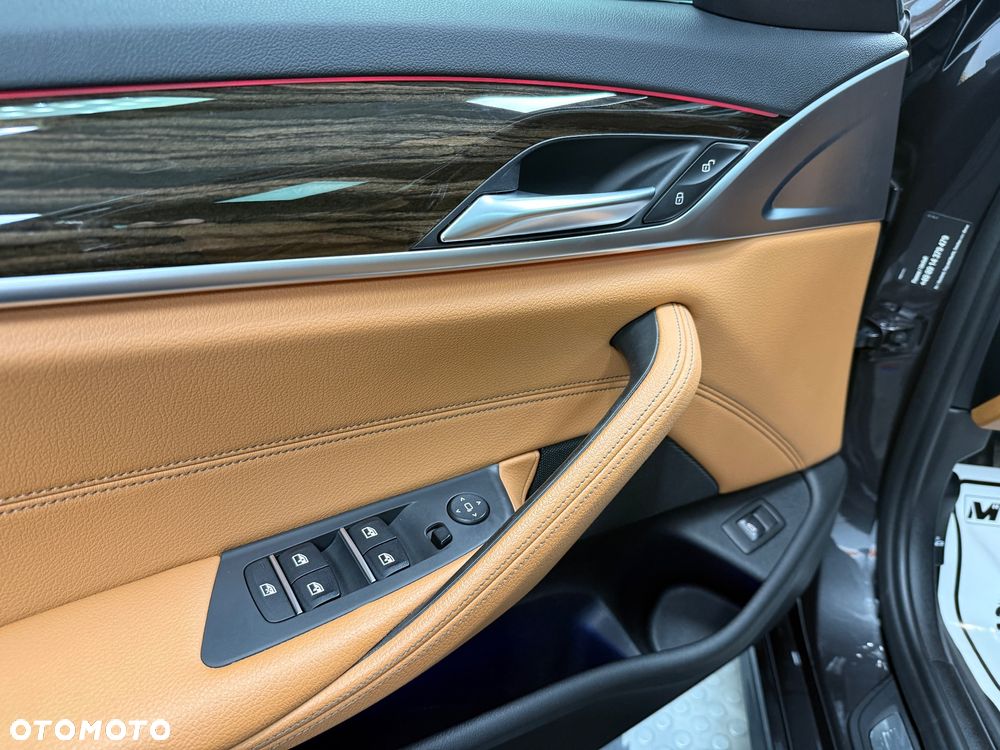 BMW Seria 5 520d M Sport sport - 18