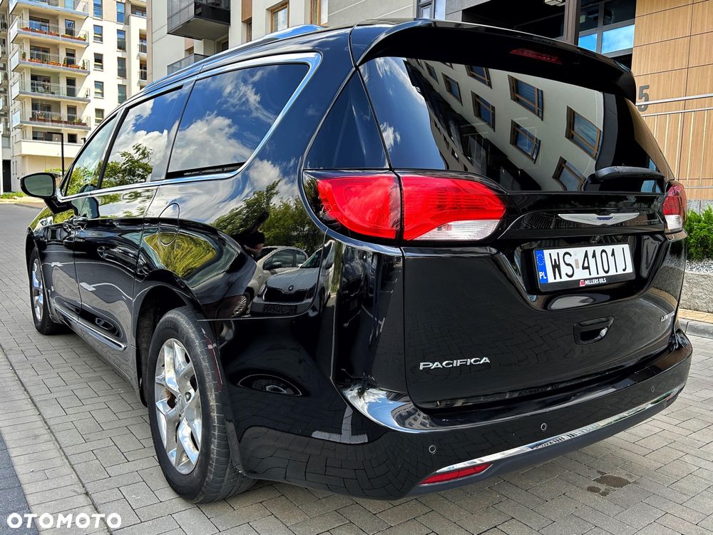 Chrysler Pacifica - 10