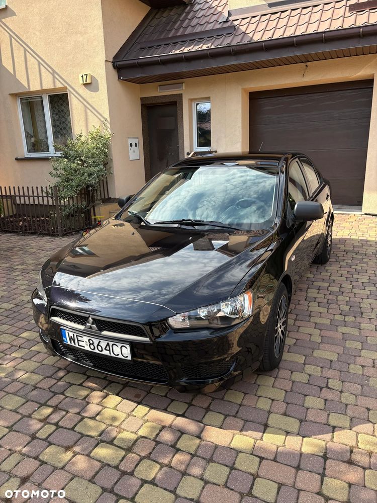 Mitsubishi Lancer 1.6 Inform - 1