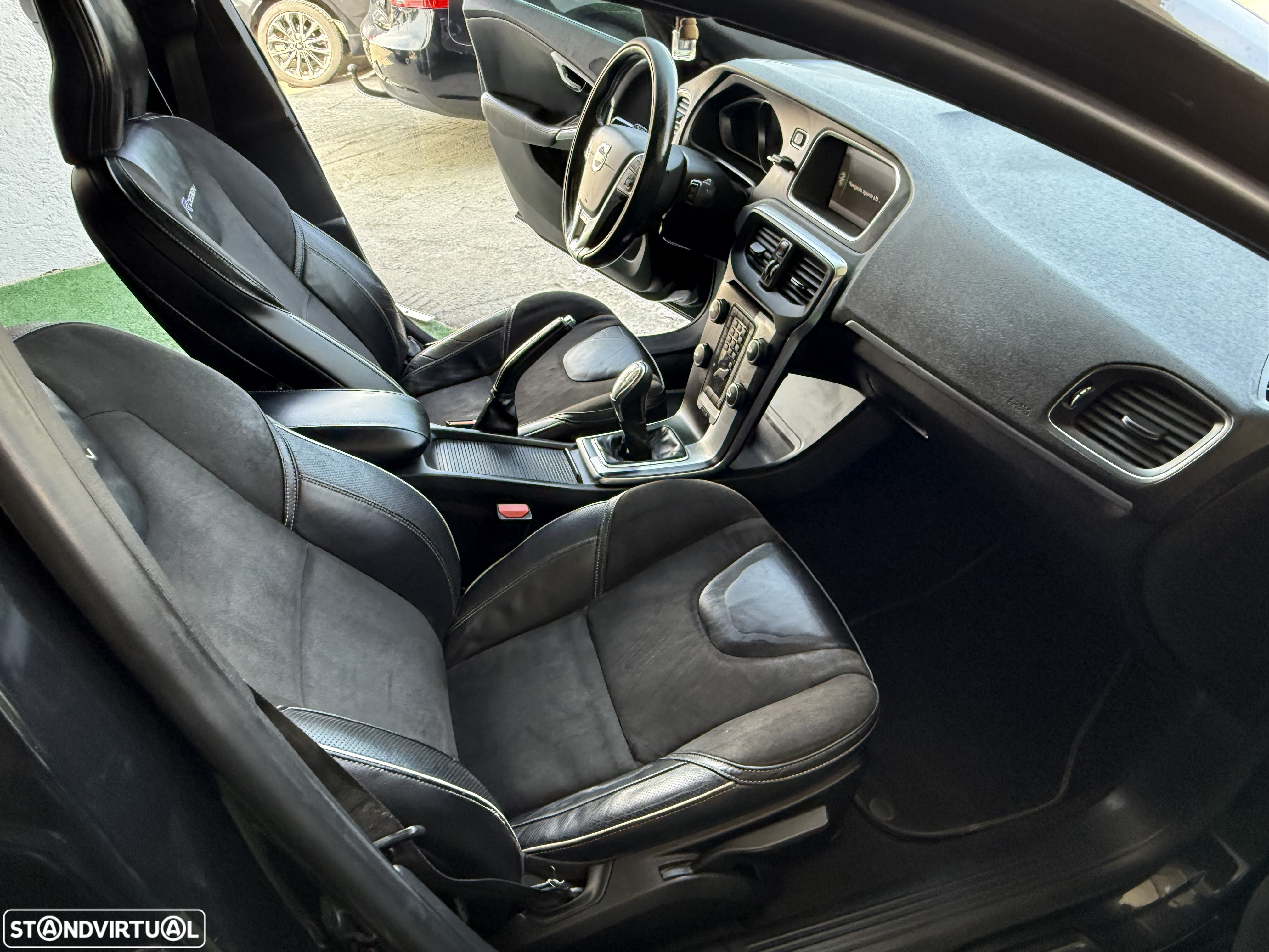 Volvo V40 1.6 D2 Eco R-Design - 20
