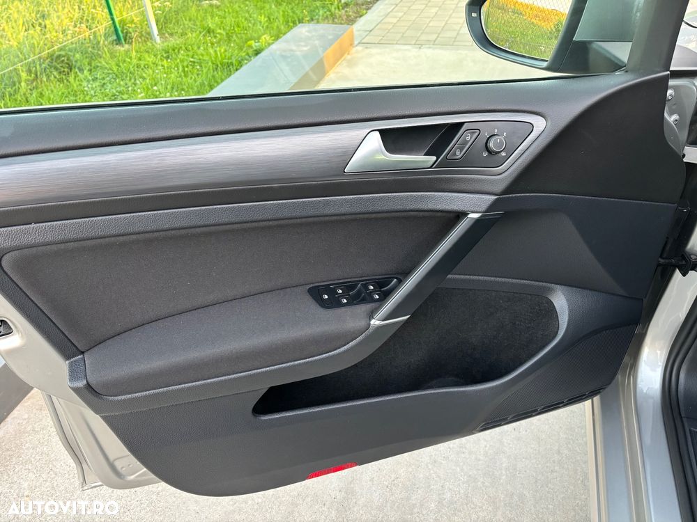 Volkswagen Golf 1.0 TSI Comfortline - 17