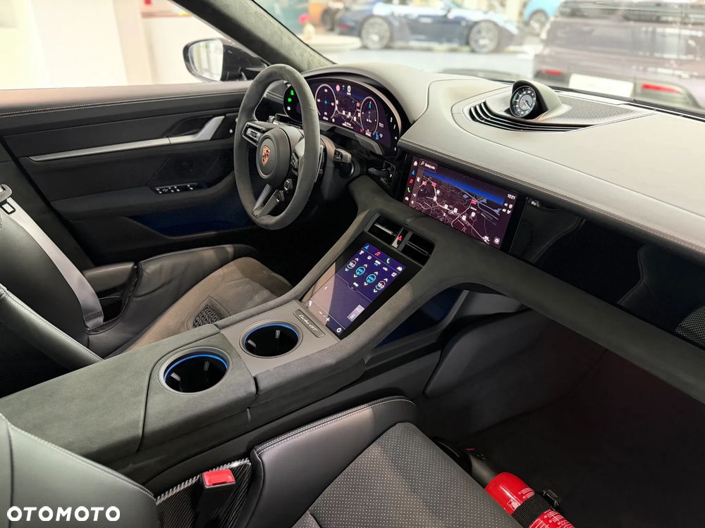 Porsche Taycan 105kWh Turbo GT - 28