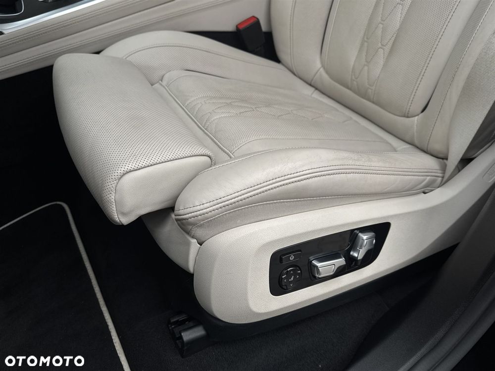 BMW X7 xDrive40d mHEV - 21