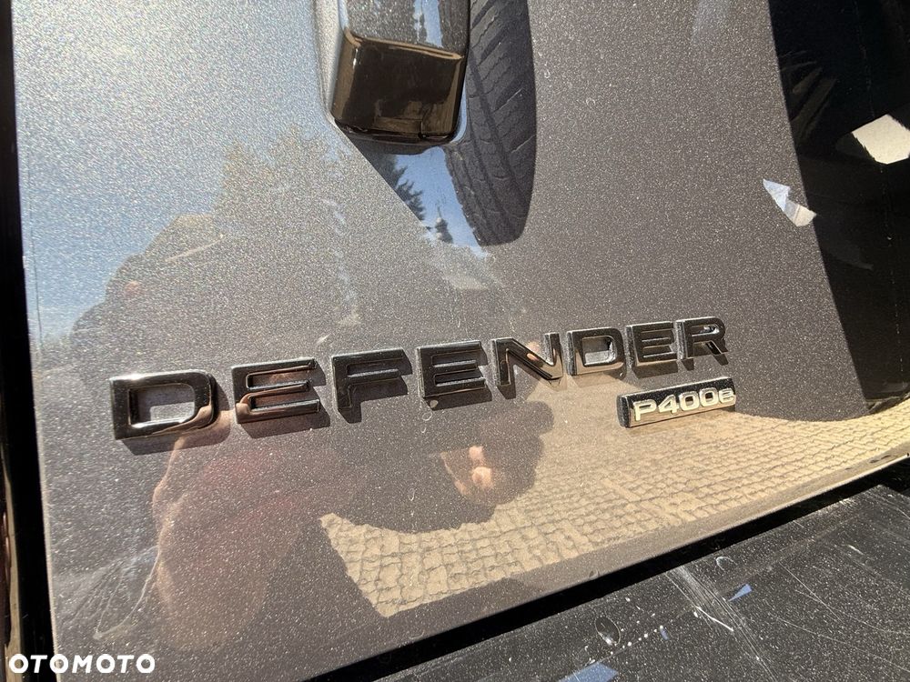 Land Rover Defender - 11