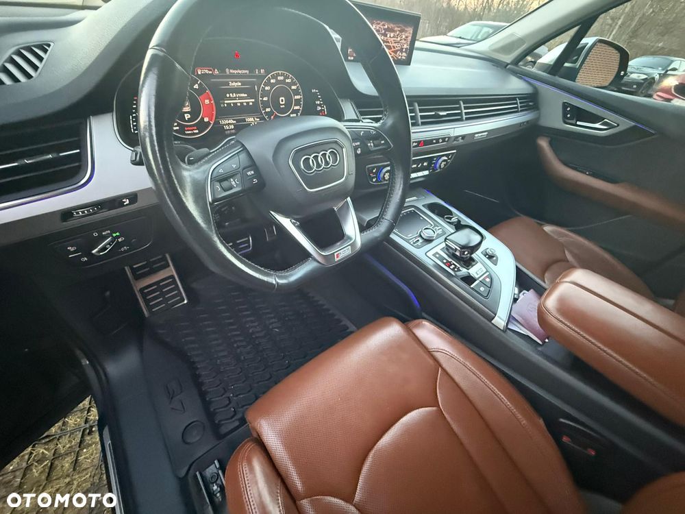 Audi Q7 - 17