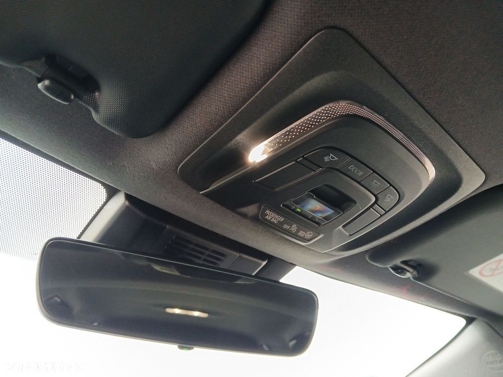 Toyota Corolla 1.8 Hybrid Comfort - 38