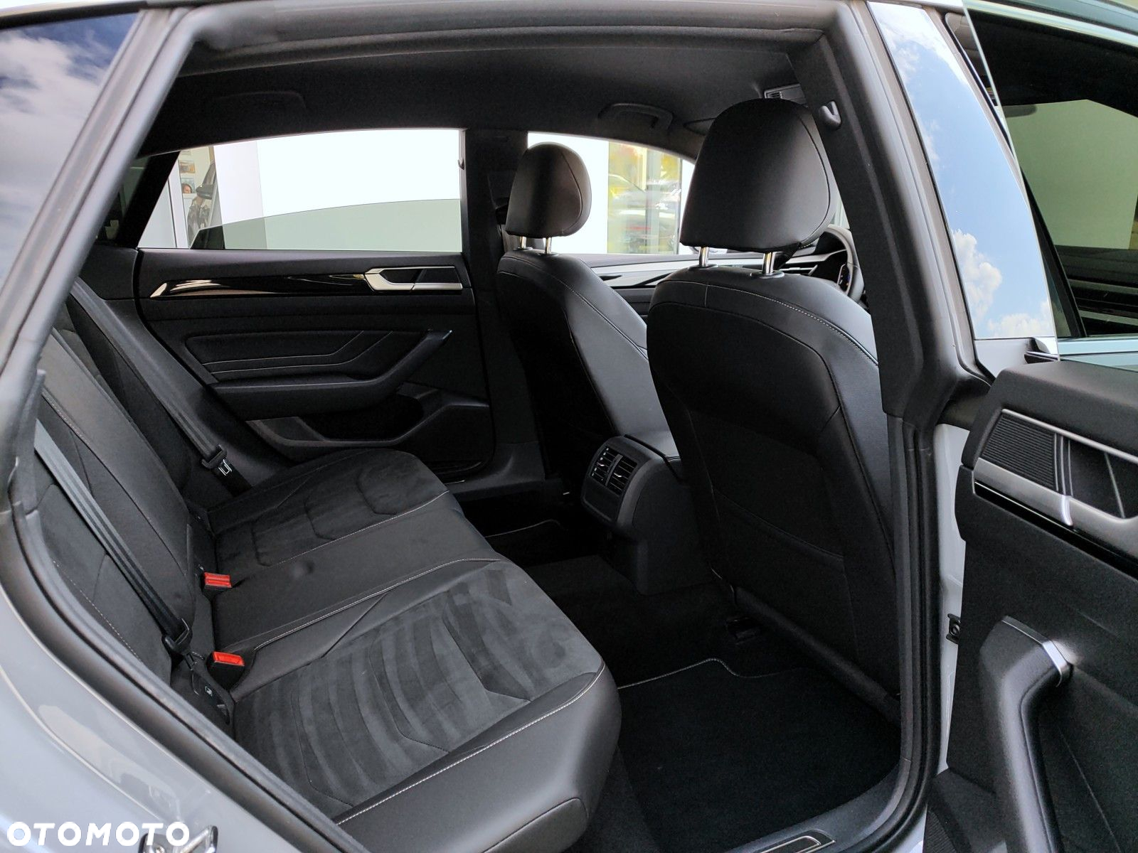 Volkswagen Arteon 2.0 TDI 4Motion R-Line DSG - 15