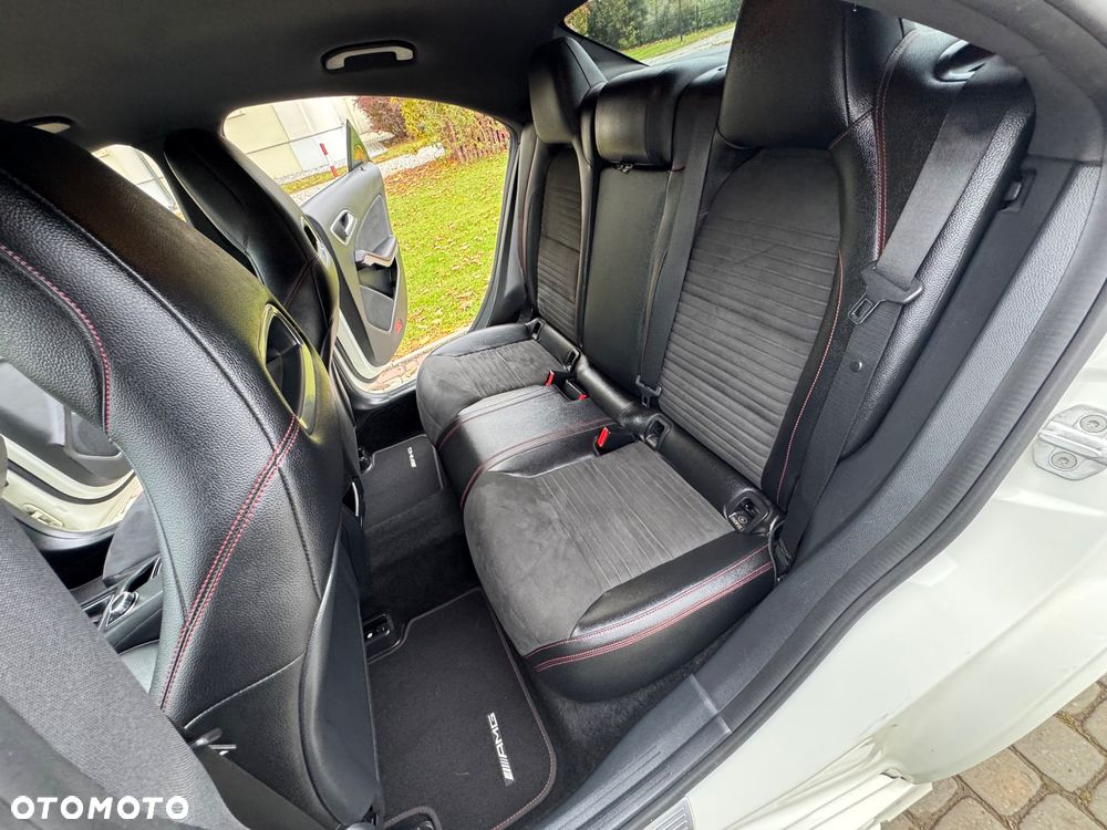 Mercedes-Benz CLA - 38