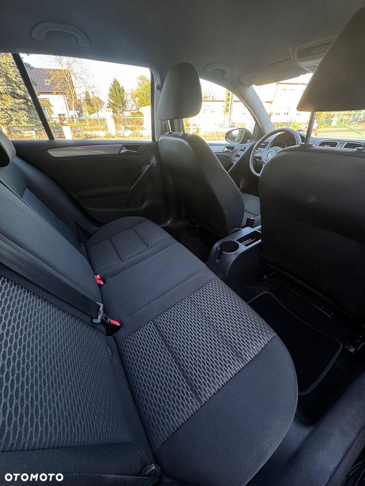 Volkswagen Golf 1.6 TDI DPF BlueMotion - 9