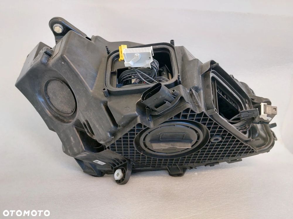 LAMPA LEWA MERCEDES GLC W253 A2539064903 - 7