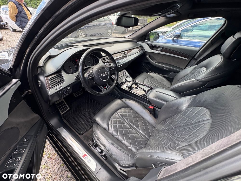 Audi S8 Plus - 17