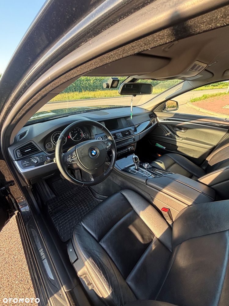 BMW Seria 5 520d xDrive - 7