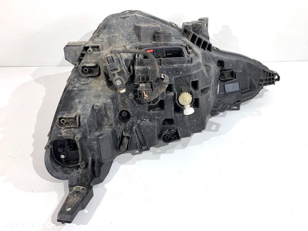 REFLEKTOR PRAWY PRZÓD  RENAULT ARKANA I (LCM_) 2019 - 2022 1.5 E-TECH 145 69 kW [94 KM] Hybryda - 4