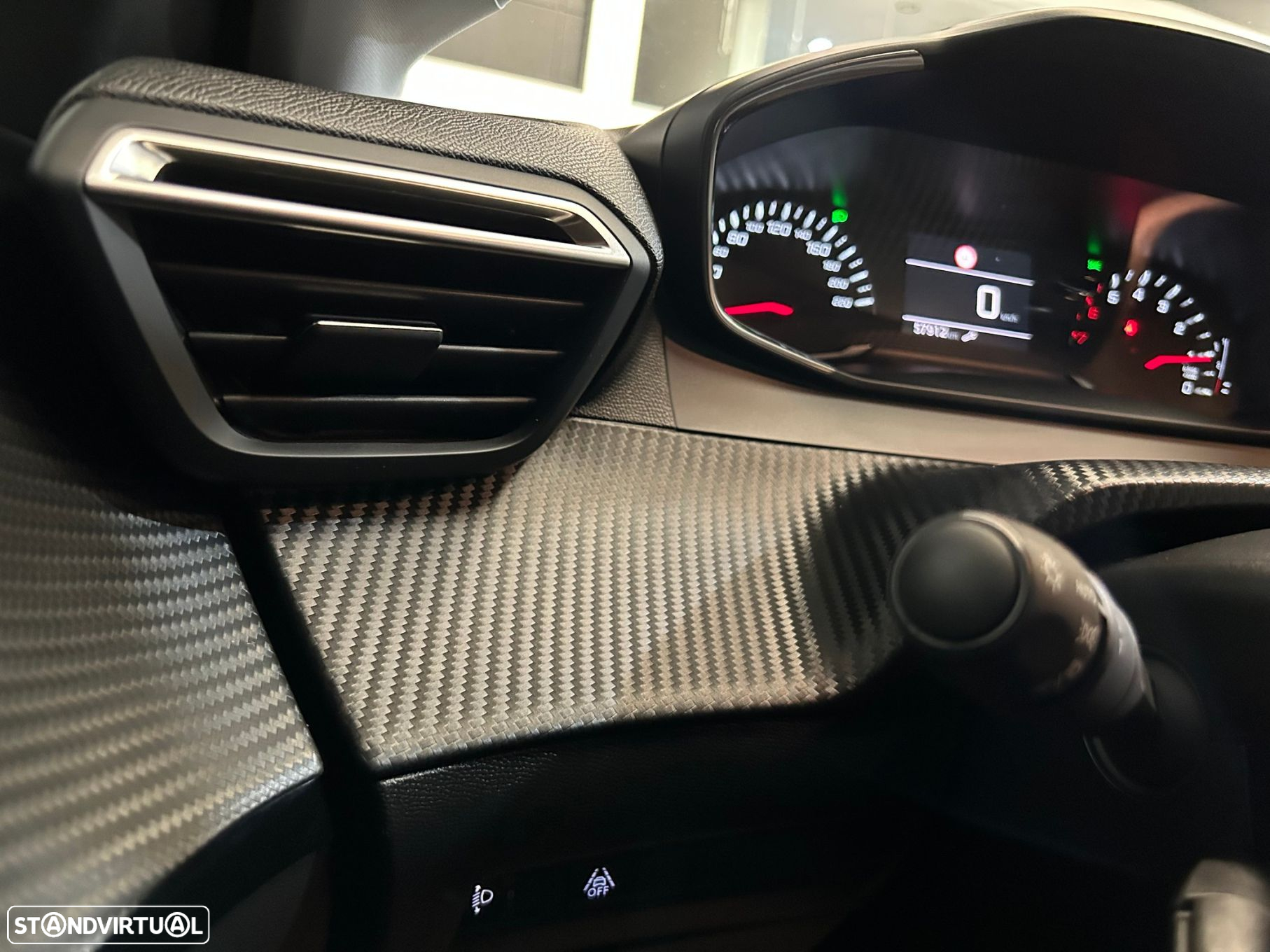 Peugeot 208 1.2 PureTech Active Pack - 36