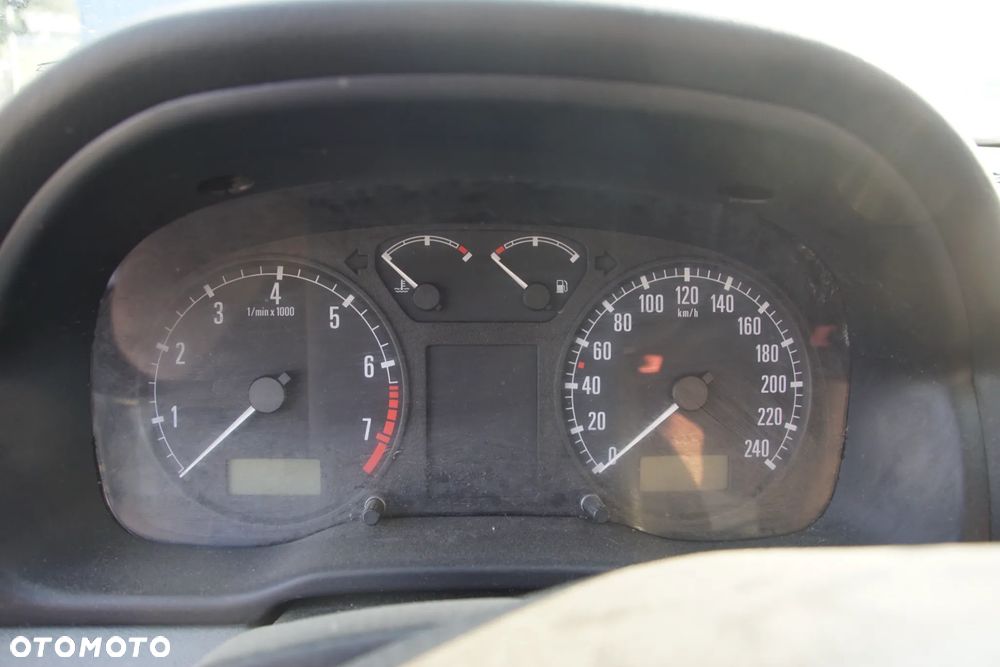 Auto na części - Skoda Octavia I 1.8 T 150 KM AGU ECW L97A 1999R Silnik Skrzynia Drzwi Maska Błotnik Zderzak Lampa Lusterko Klamka Szyba Deska Kokpit Sterownik Moduł Czujnik Licznik Panel Kierownica - 11
