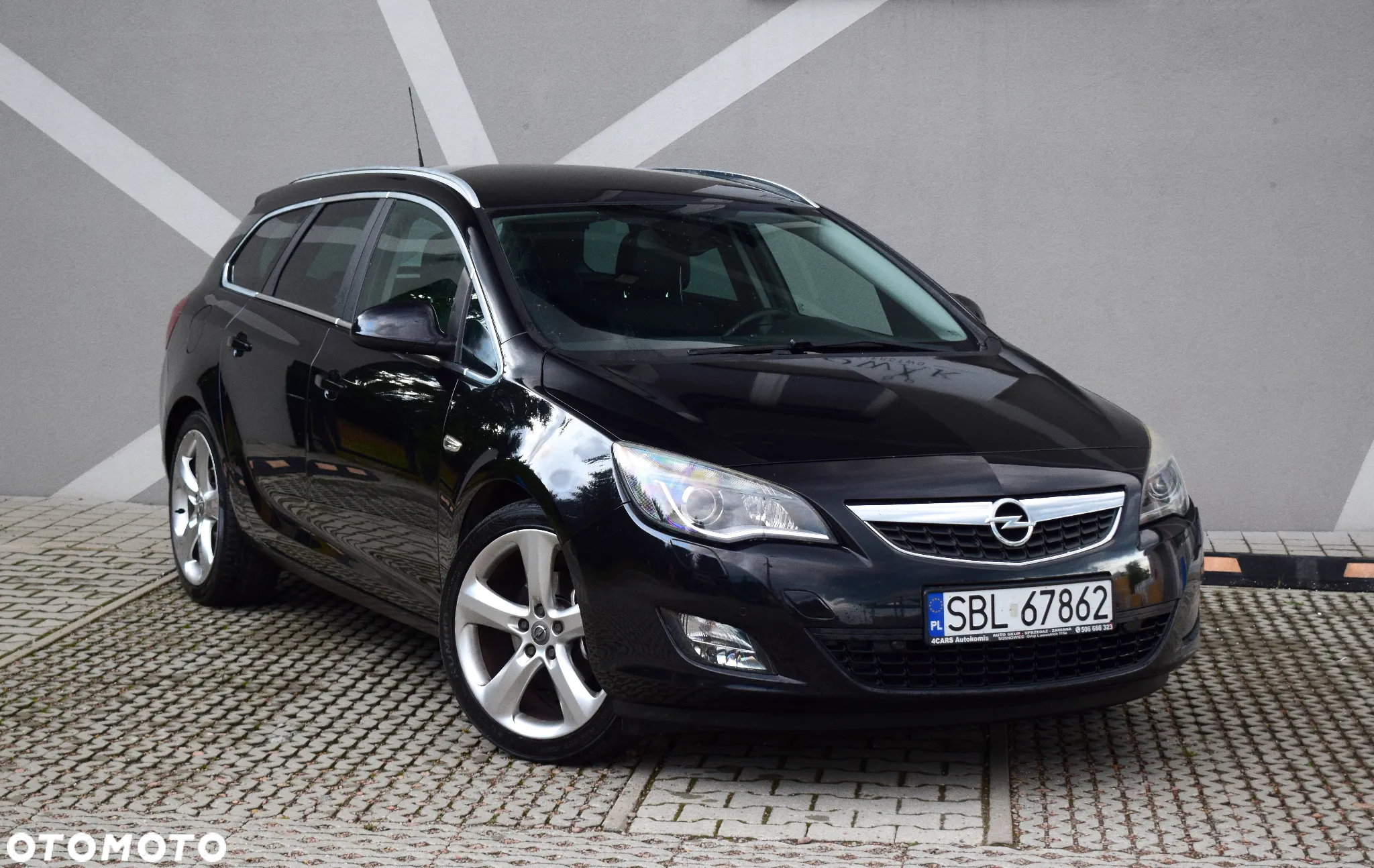 Opel Astra 1.6 Turbo Cosmo - 11