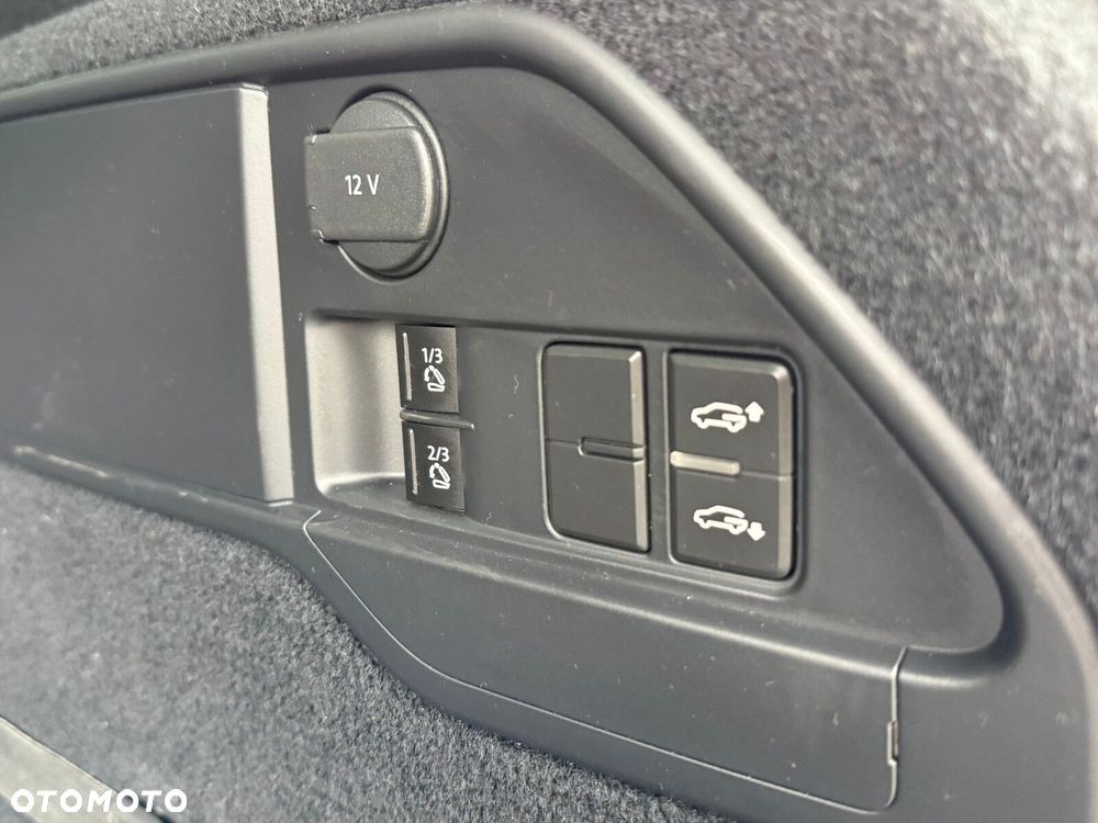 Volkswagen Touareg - 12