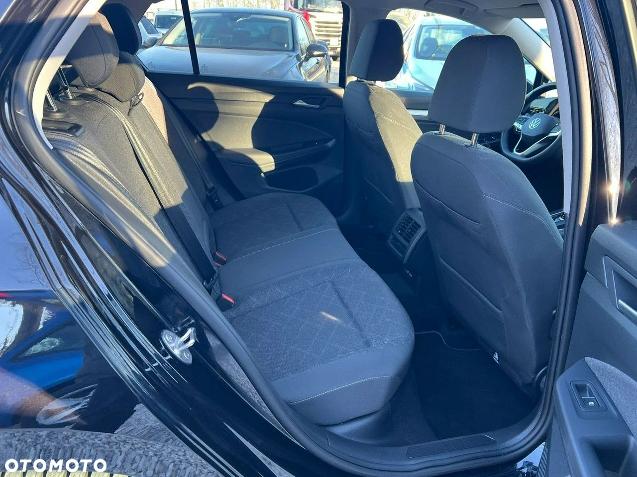 Volkswagen Golf VIII 1.5 eTSI Life DSG - 4