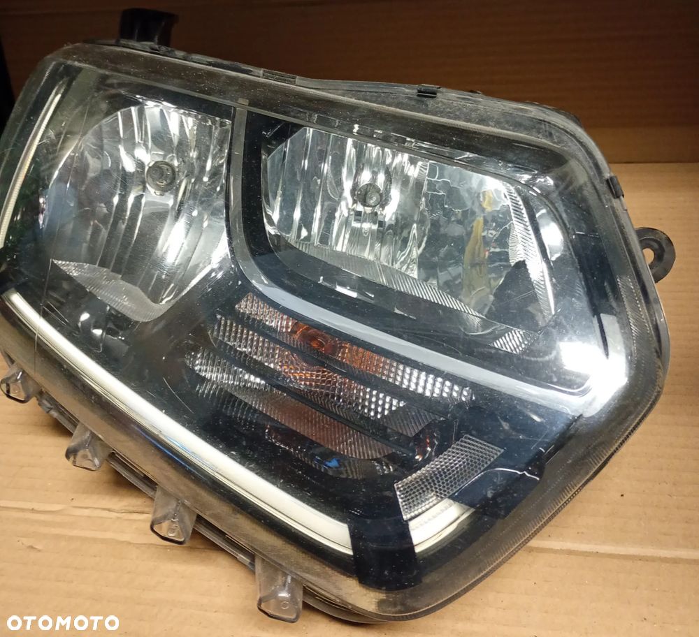 LAMPA LEWY PRAWY PRZÓD EUROPA 260609367R DACIA DUSTER II LED - 5