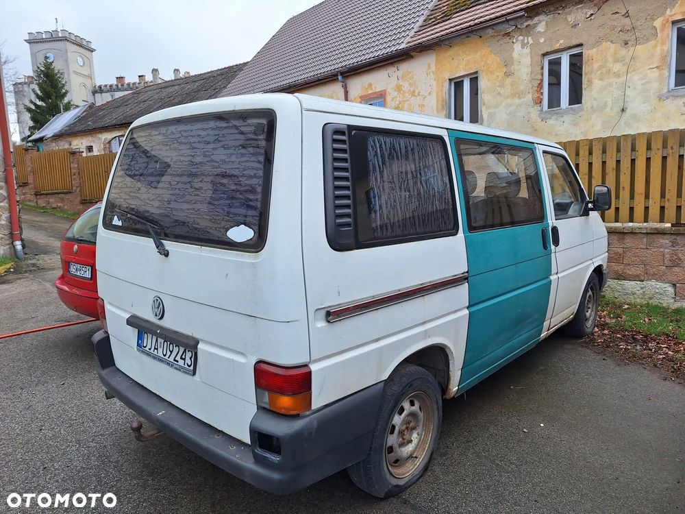 Volkswagen Caravelle - 4