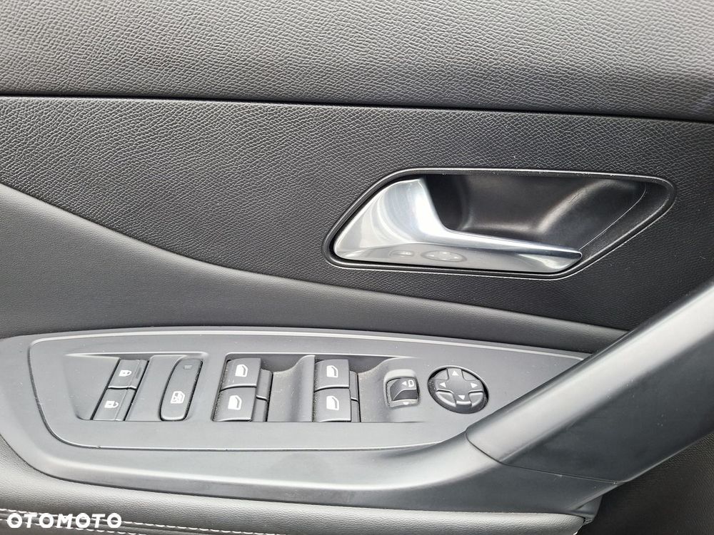 Peugeot 308 1.2 PureTech Allure Pack S&S EAT8 - 19