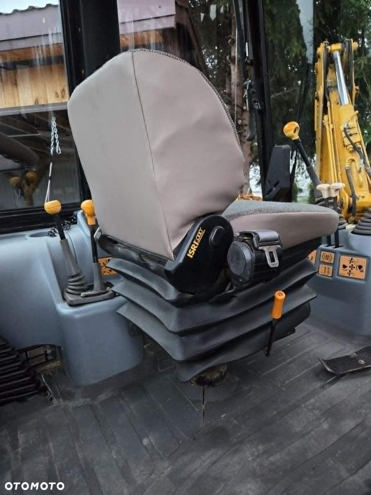JCB 2CX - 16