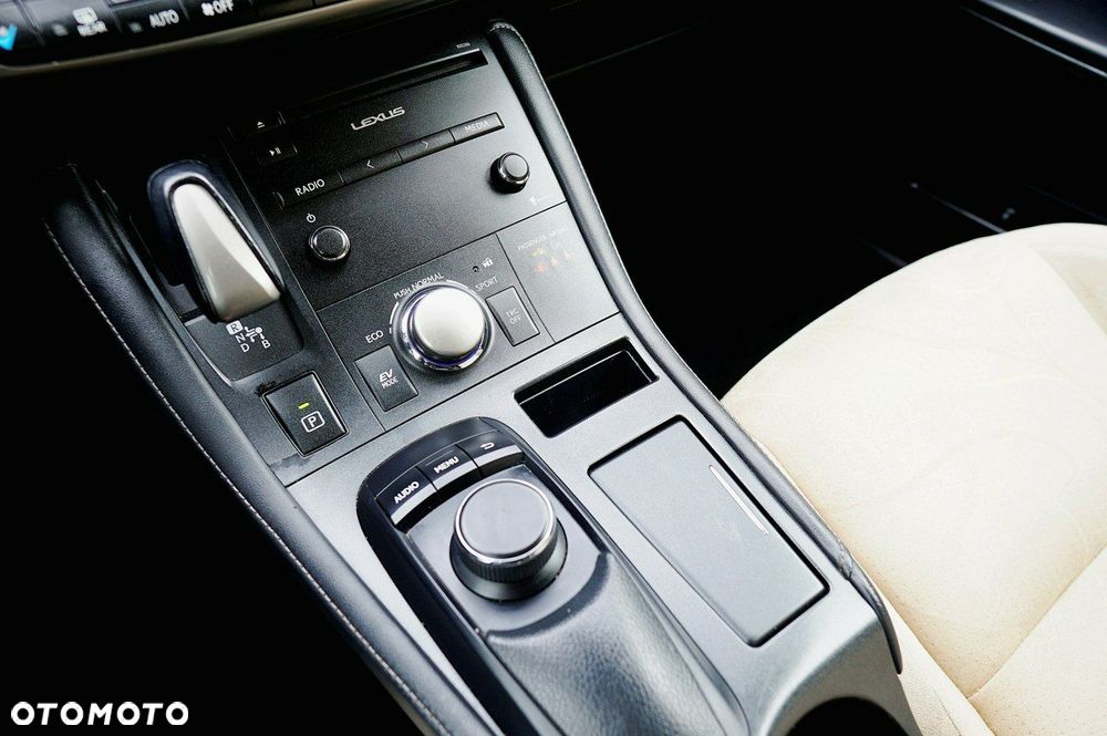 Lexus CT 200h Comfort EU6 - 23