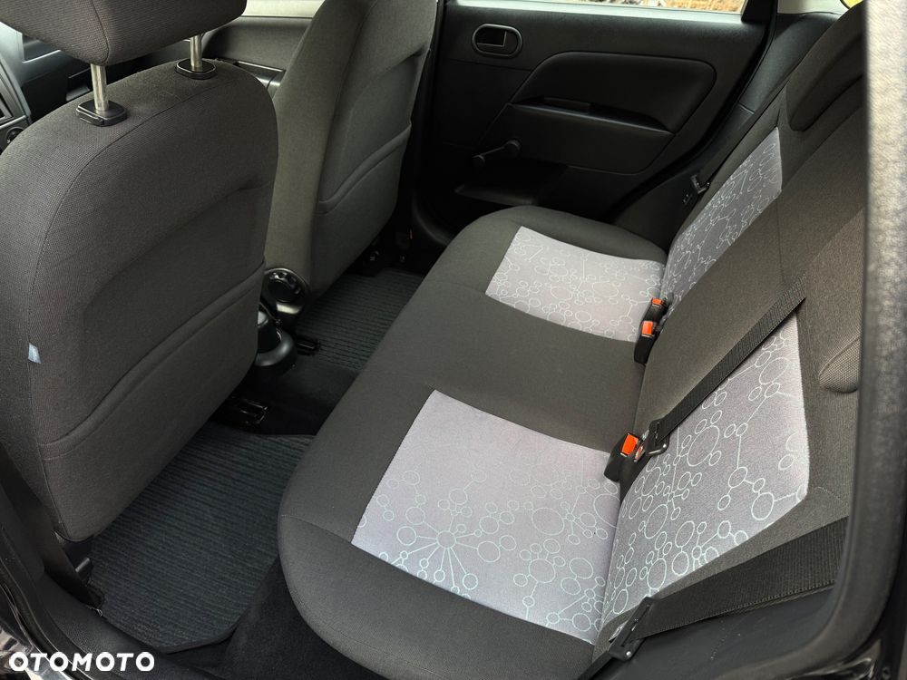 Ford Fiesta 1.3 Trend - 34