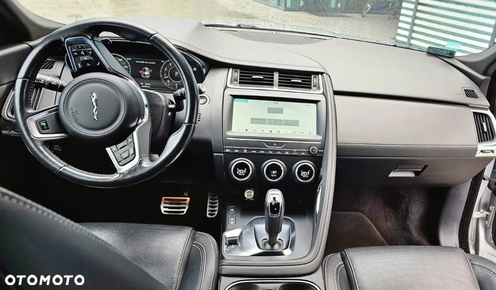 Jaguar E-Pace 2.0 i4P AWD R-Dynamic - 9