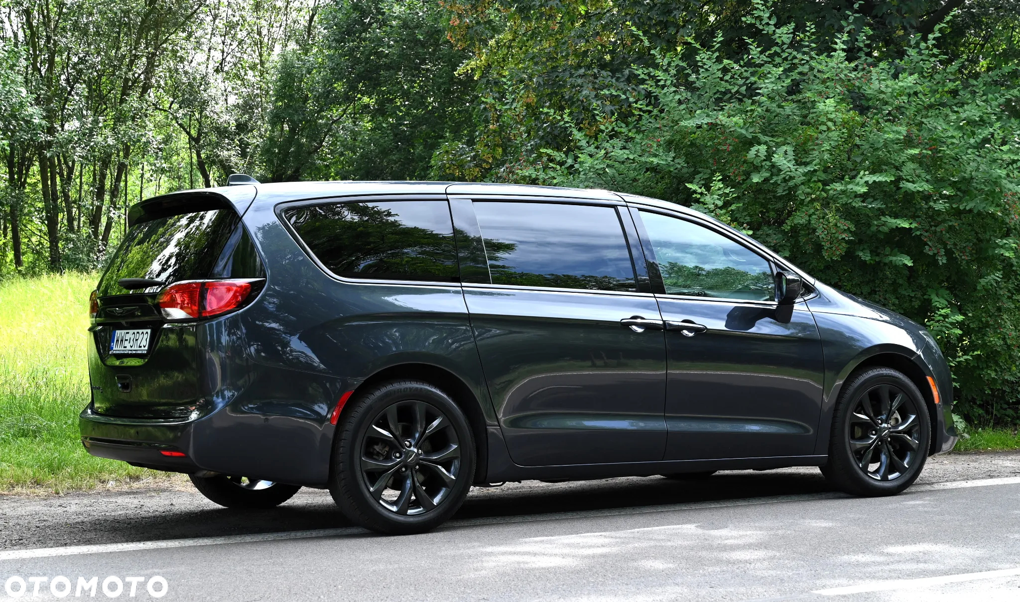 Chrysler Pacifica - 21
