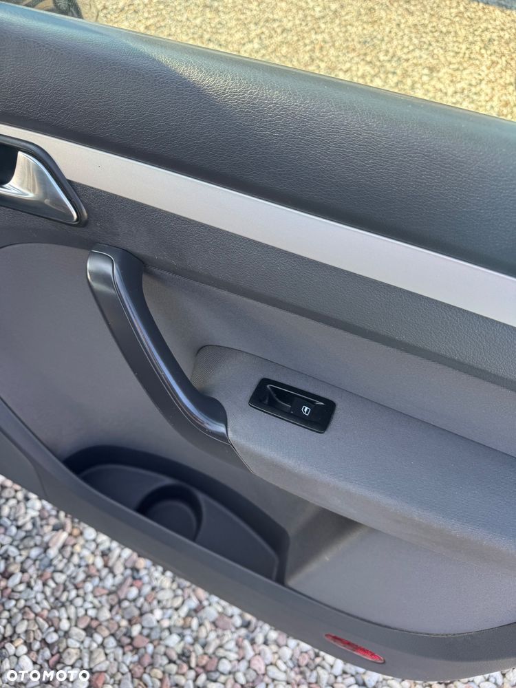 Volkswagen Touran 1.4 TSI Comfortline - 25