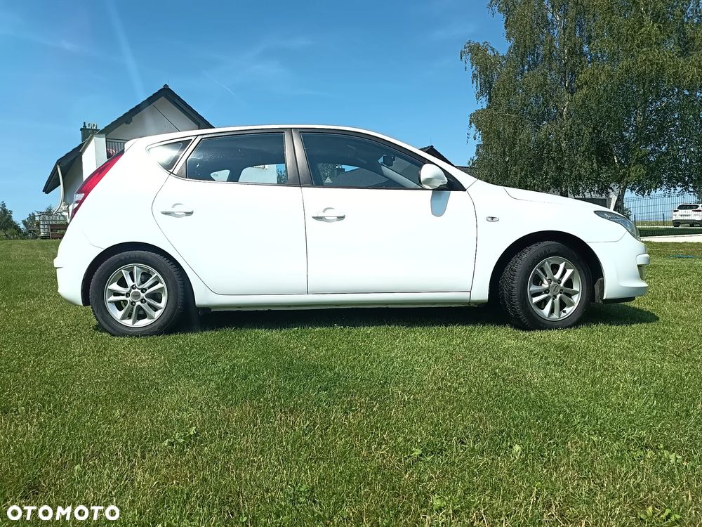 Hyundai i30 2.0 Premium - 14
