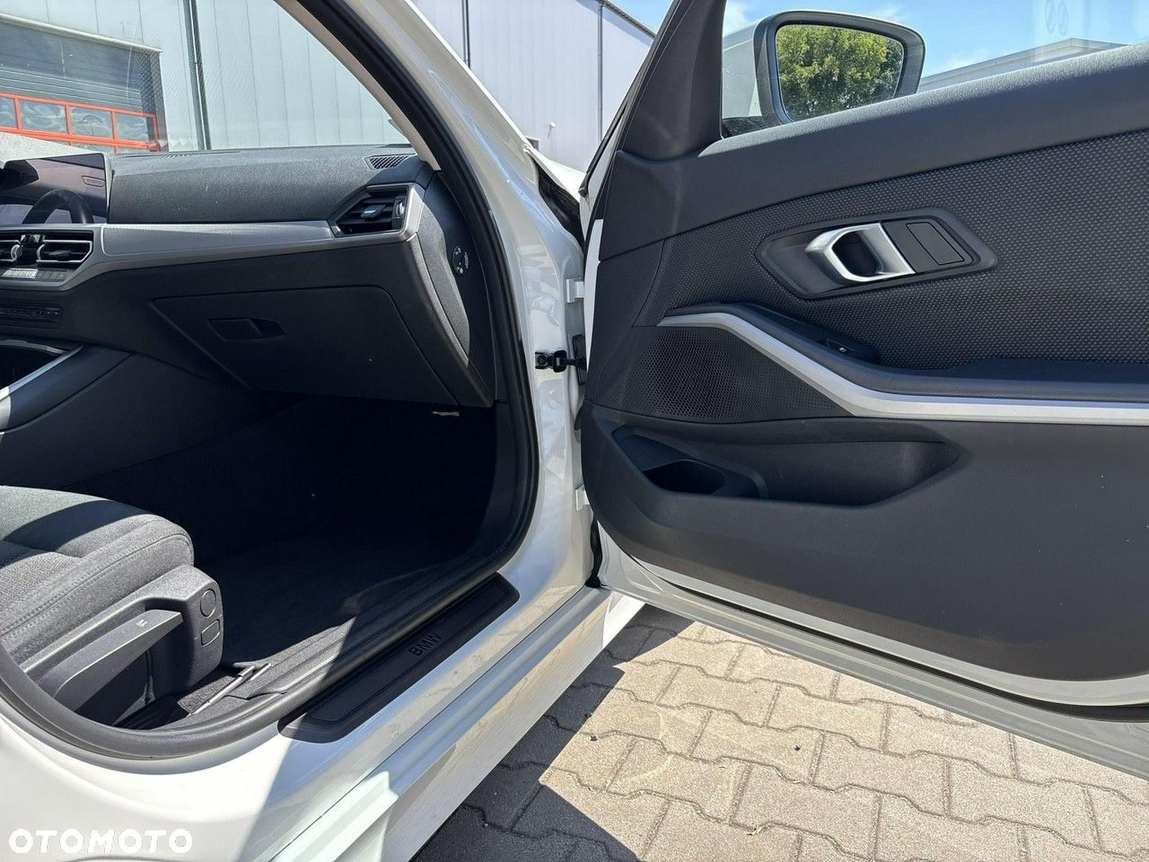 BMW Seria 3 318i Advantage - 17