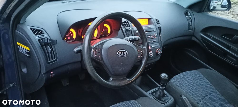 Kia Ceed 1.4 Comfort - 16