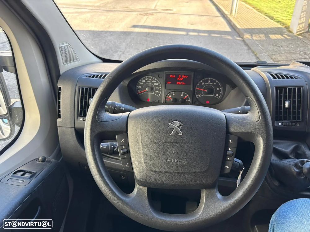 Peugeot Boxer 2.2 BlueHDi L2H2 Premium 140cv IVA / GARANTIA MARCA - 23