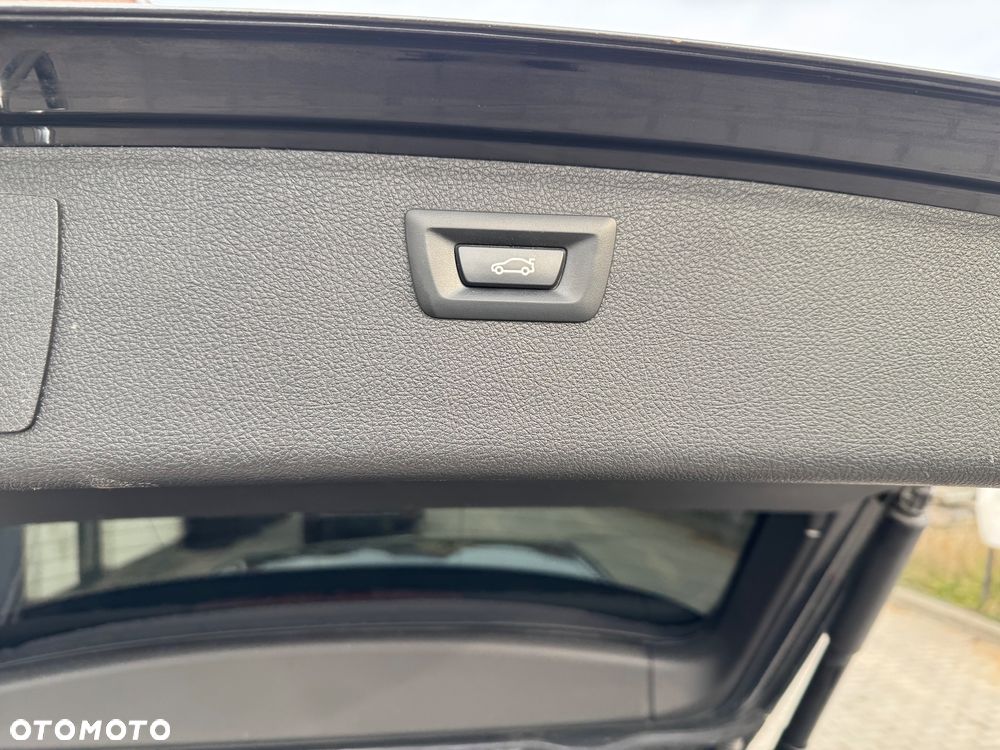 BMW Seria 3 3er Touring Sport Line - 9