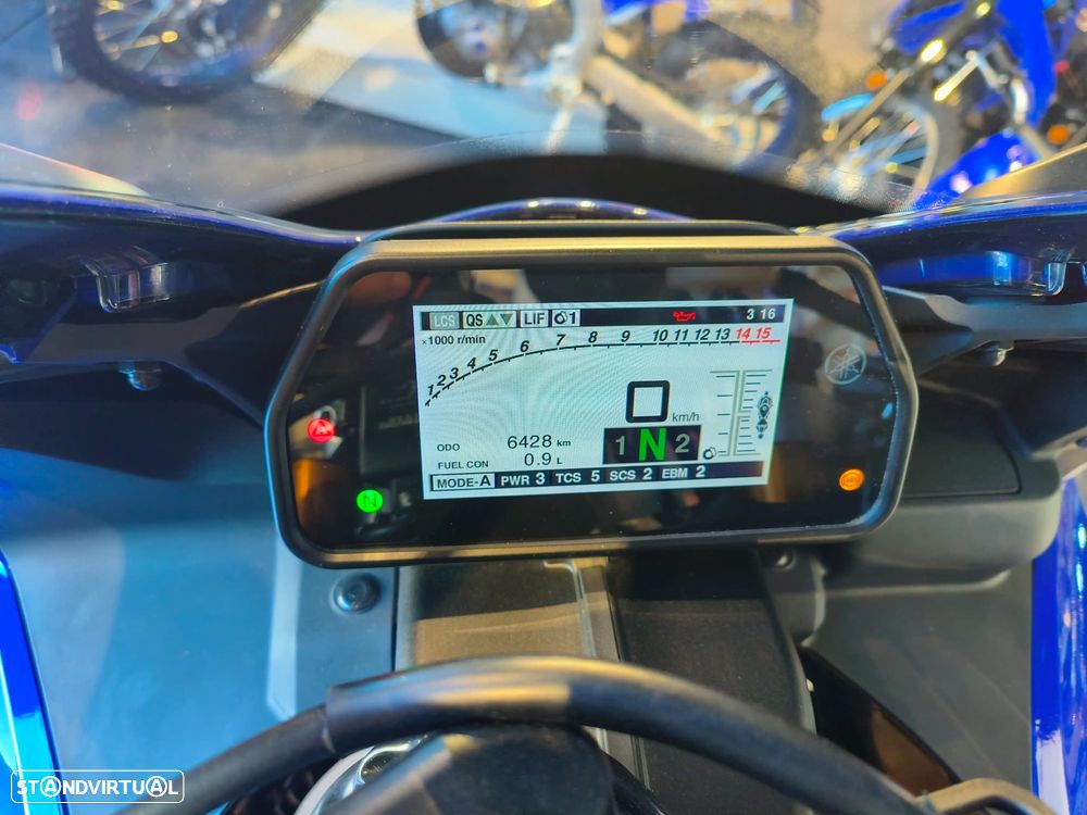 Yamaha YZF R1 - 11