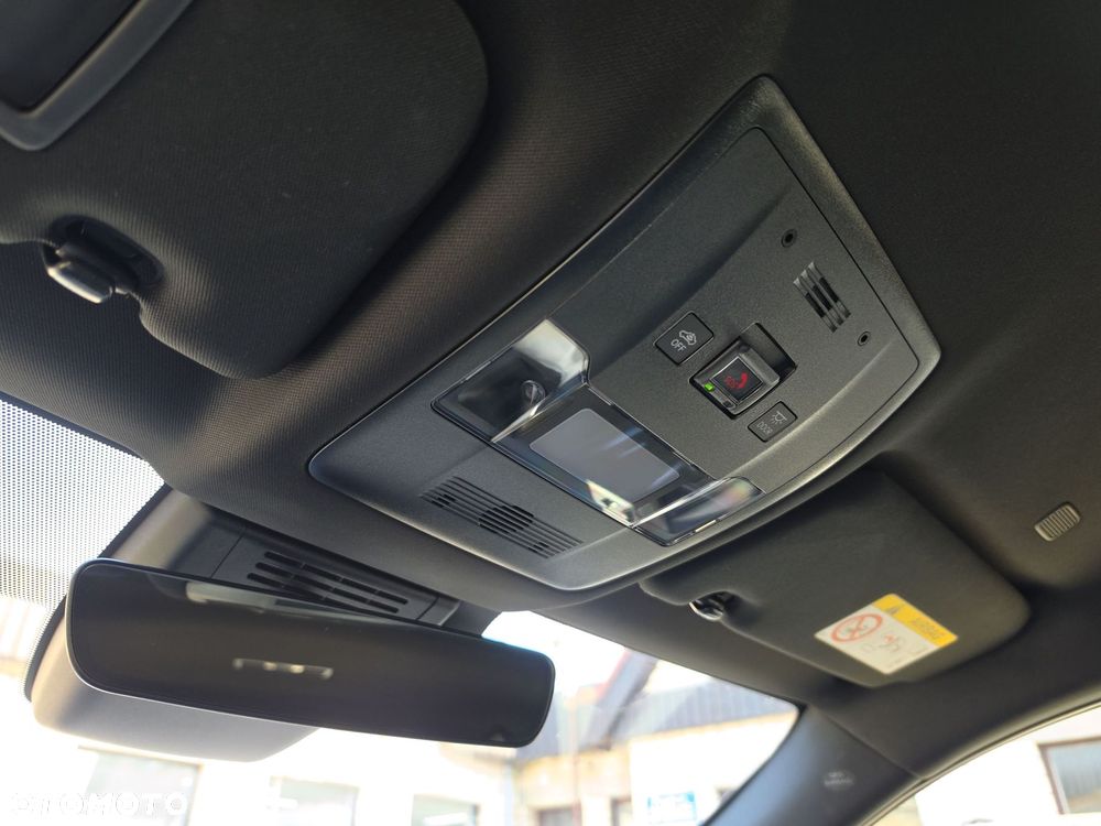 Lexus UX 300h Business - 22