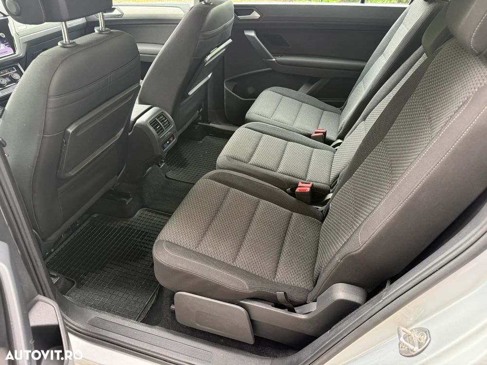 Volkswagen Touran - 10