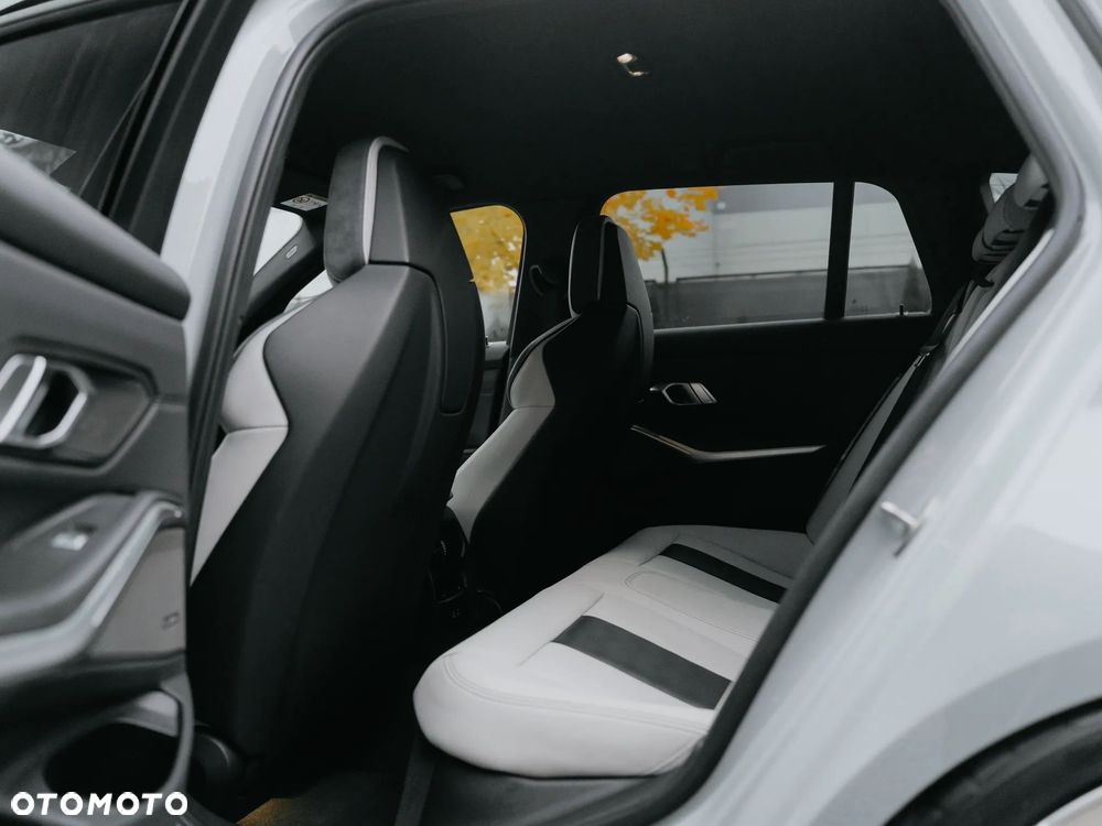 BMW M3 Competition xDrive sport - 21