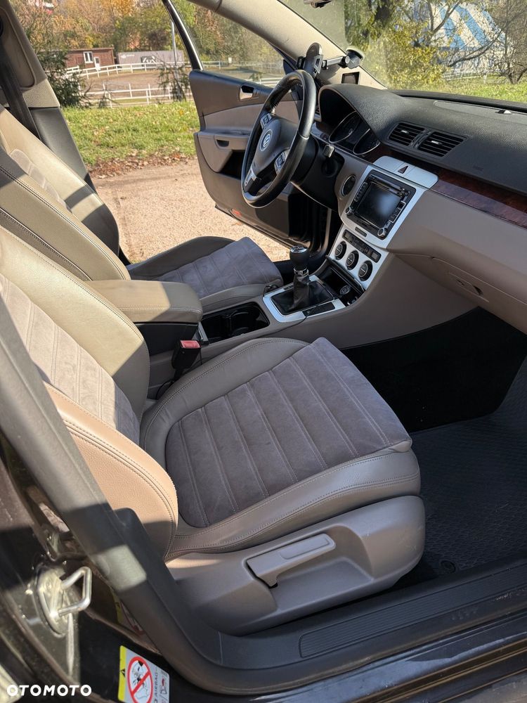 Volkswagen Passat - 15