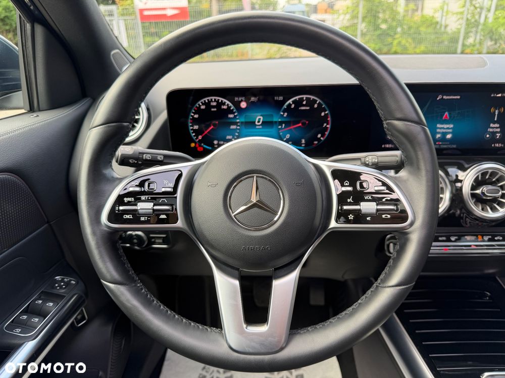 Mercedes-Benz GLA - 15