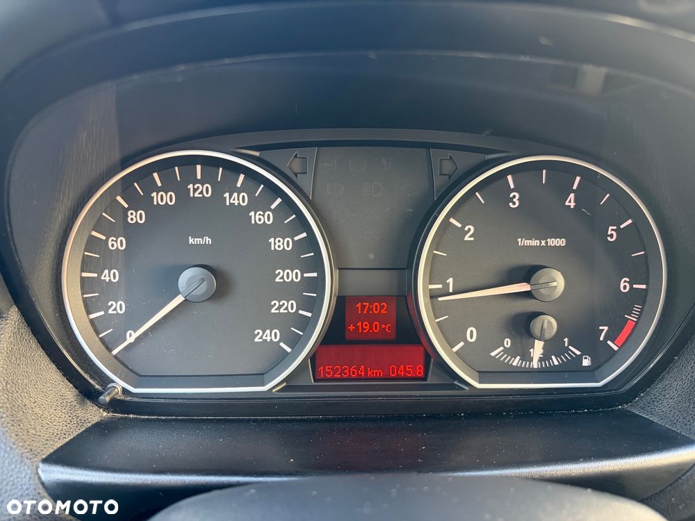 BMW Seria 1 118i - 23